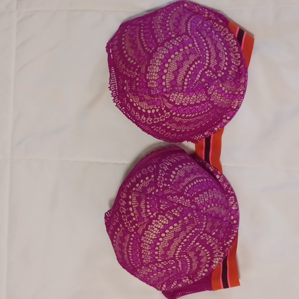 Victoria Secret Very Sexy push-up bra